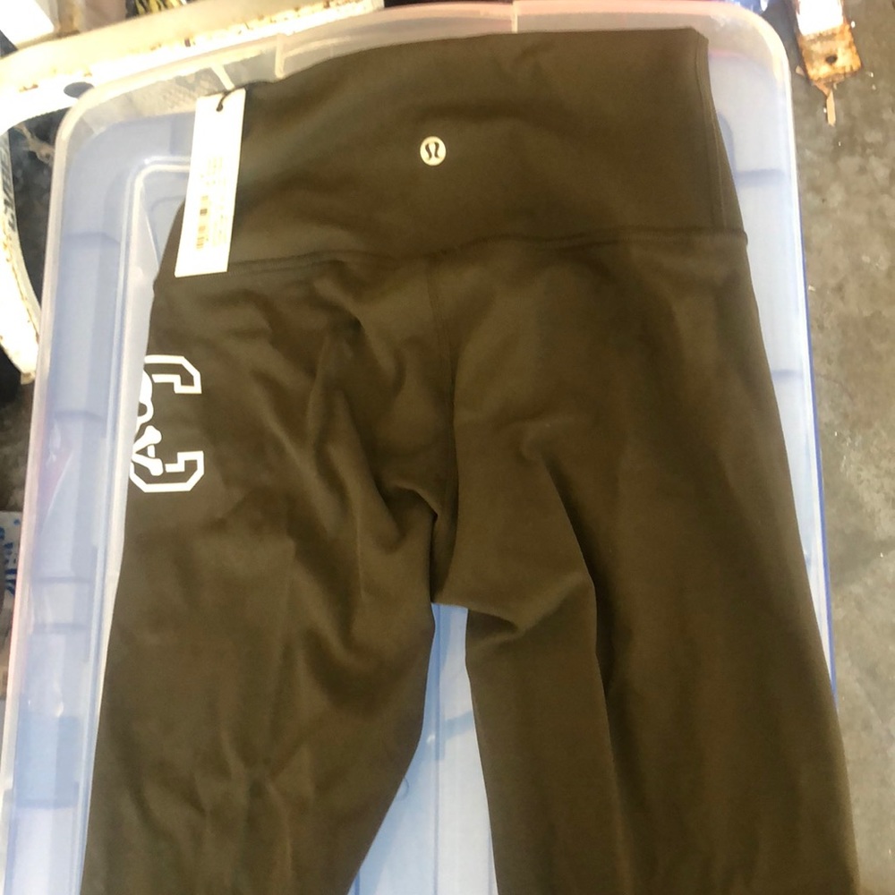 NWT SoulCycle LuluLemon Wunder Under 7/8
